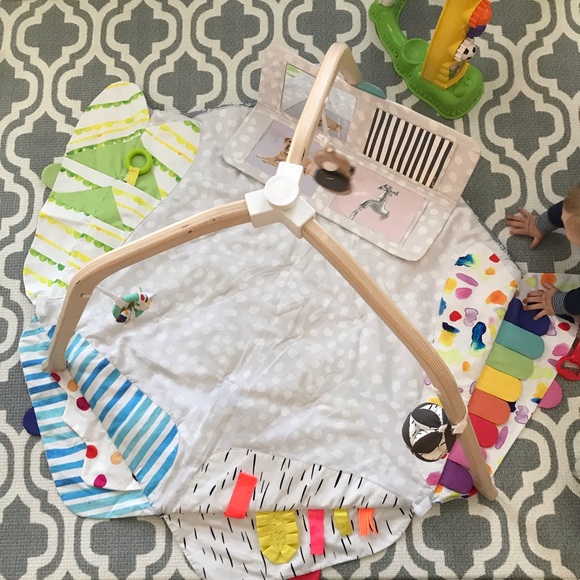 lovevery play mat tent